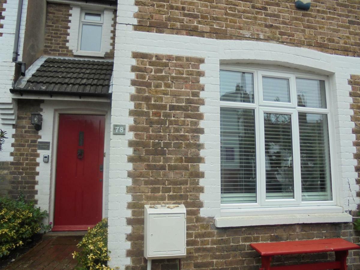 Downs Gate Cottage Истборн Екстериор снимка